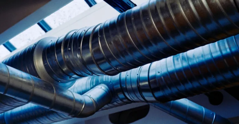 découvrez comment identifier et résoudre les problèmes de ventilation bruyante pour un intérieur plus calme et confortable.