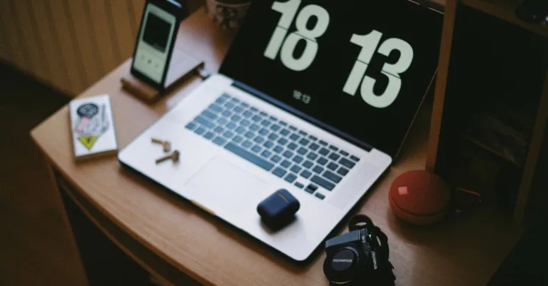 découvrez des astuces et outils pour améliorer votre productivité digitale et optimiser votre temps efficacement.