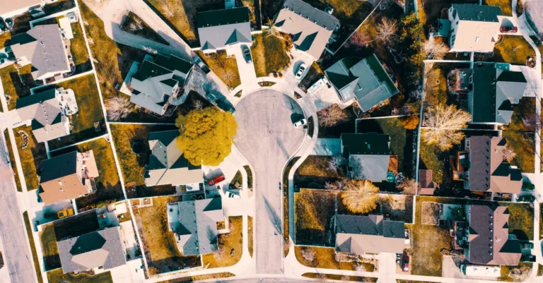 découvrez les meilleures stratégies de marketing immobilier pour booster la visibilité de vos biens et attirer plus d'acheteurs qualifiés.